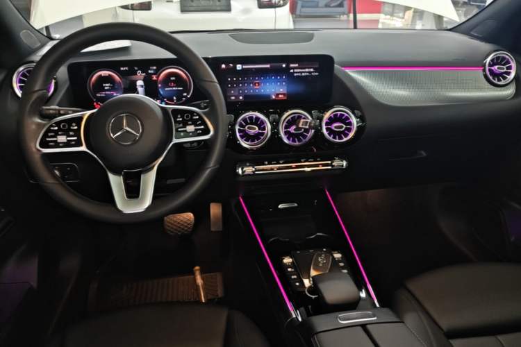 Used Mercedes-Benz B-Class 2021 B 200 Fashion Model Center Console