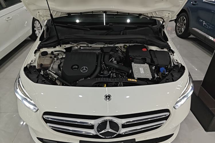 Used Mercedes-Benz B-Class 2021 B 200 Fashion Model Engine Bay