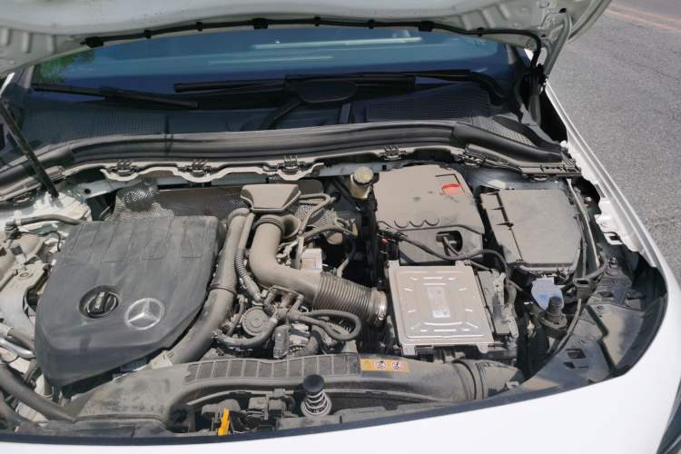 Used Mercedes-Benz B-Class 2021 B 200 Sport Edition Engine Bay Left