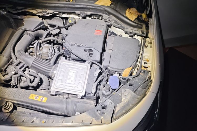Used Mercedes-Benz B-Class 2021 B 200 Sport Edition Engine Bay Left