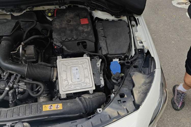 Used Mercedes-Benz B-Class 2021 B 200 Sport Edition Engine Bay Left