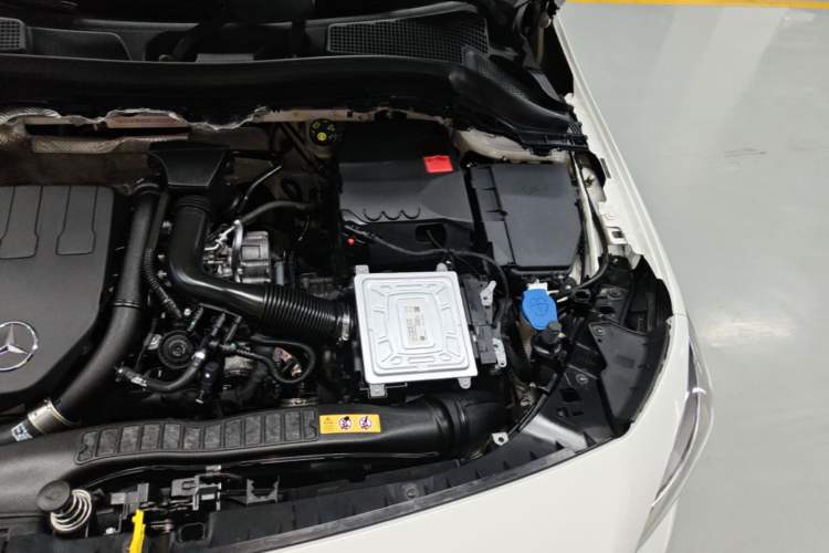 Used Mercedes-Benz B-Class 2021 B 200 Sport Edition Engine Bay Left