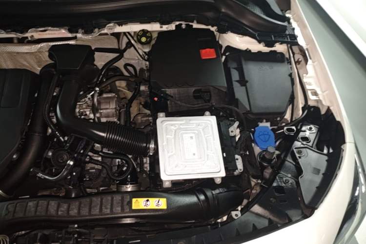 Used Mercedes-Benz B-Class 2021 B 200 Sport Edition Engine Bay Left