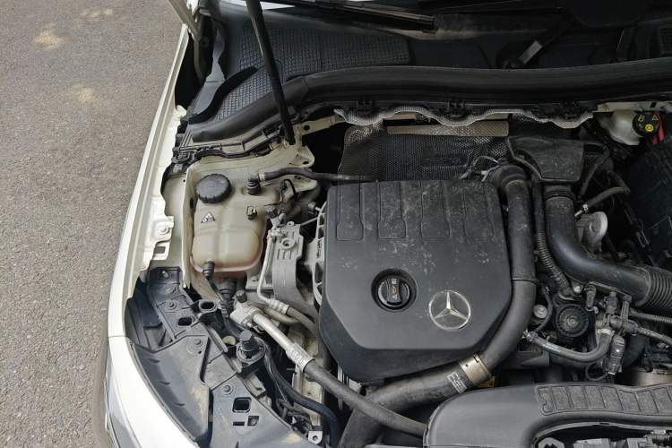 Used Mercedes-Benz B-Class 2021 B 200 Sport Edition Engine Bay Right