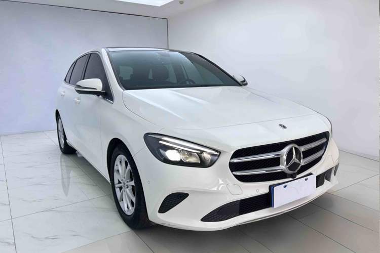 Used Mercedes-Benz B-Class 2021 B 200 Fashion Model Exterior 2