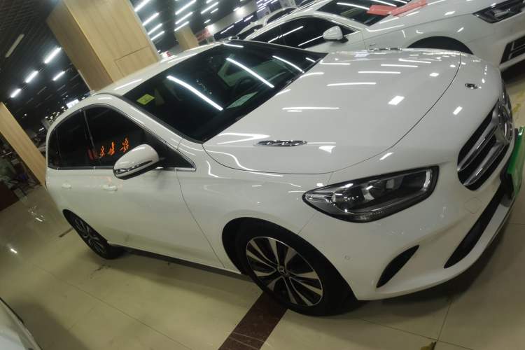 Used Mercedes-Benz B-Class 2021 B 180 Fashion Model Exterior 2