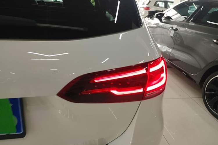 Used Mercedes-Benz B-Class 2021 B 200 Sport Edition Exterior 3