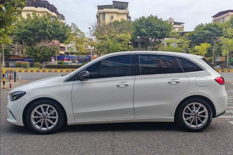 Used Mercedes-Benz B-Class 2021 B 200 Fashion Model Exterior 3