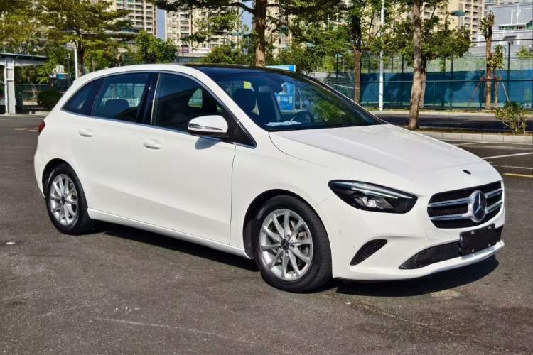 Used Mercedes-Benz B-Class 2021 B 200 Fashion Model Exterior 3