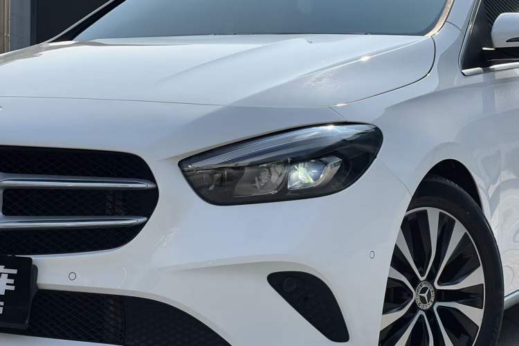 Used Mercedes-Benz B-Class 2021 B 200 Sport Edition Exterior 8