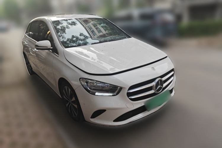 Used Mercedes-Benz B-Class 2021 B 180 Fashion Model Front Right 45 Deg