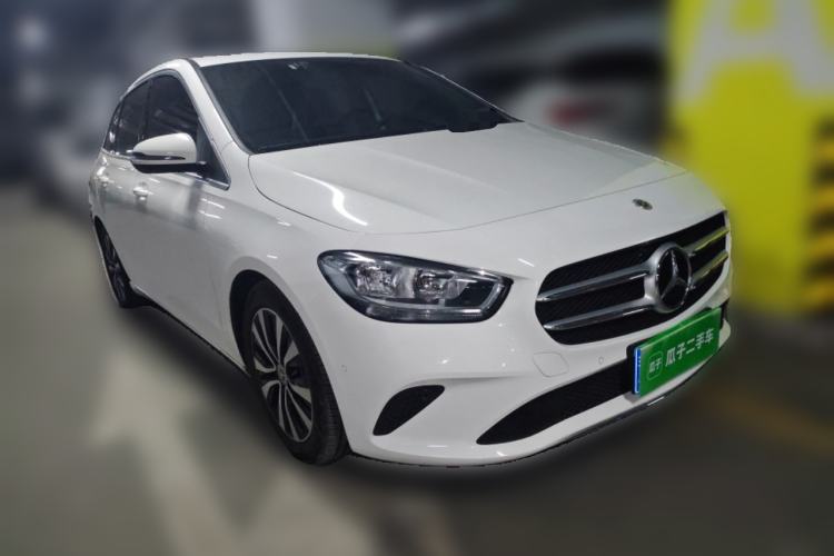 Used Mercedes-Benz B-Class 2021 B 180 Fashion Model Front Right 45 Deg