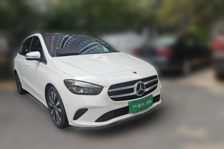 Used Mercedes-Benz B-Class 2021 B 200 Sport Edition Front Right 45 Deg