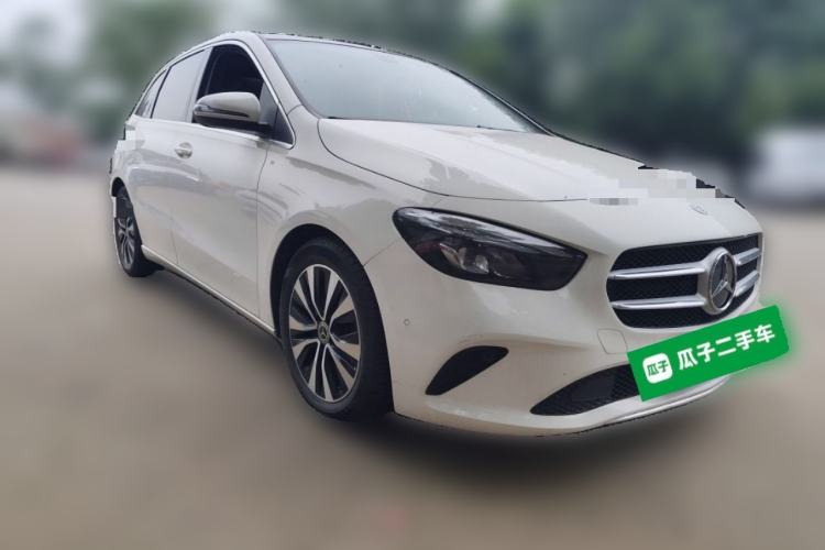 Used Mercedes-Benz B-Class 2021 B 200 Sport Edition Front Right 45 Deg