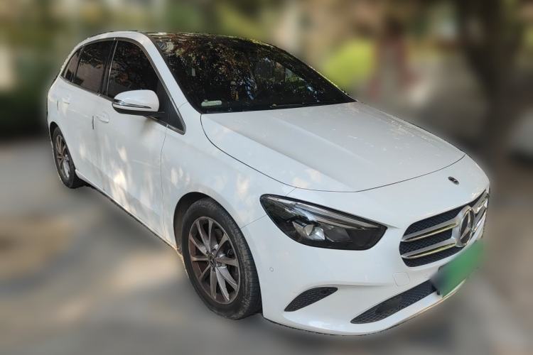 Used Mercedes-Benz B-Class 2021 B 200 Fashion Model Front Right 45 Deg