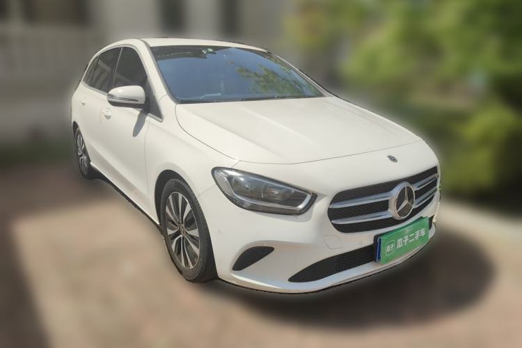 Used Mercedes-Benz B-Class 2021 B 180 Fashion Model Front Right 45 Deg