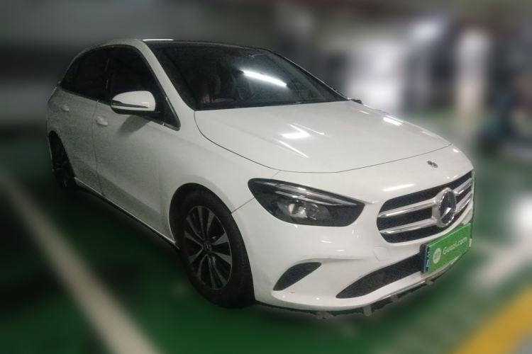 Used Mercedes-Benz B-Class 2021 B 200 Sport Edition Front Right 45 Deg