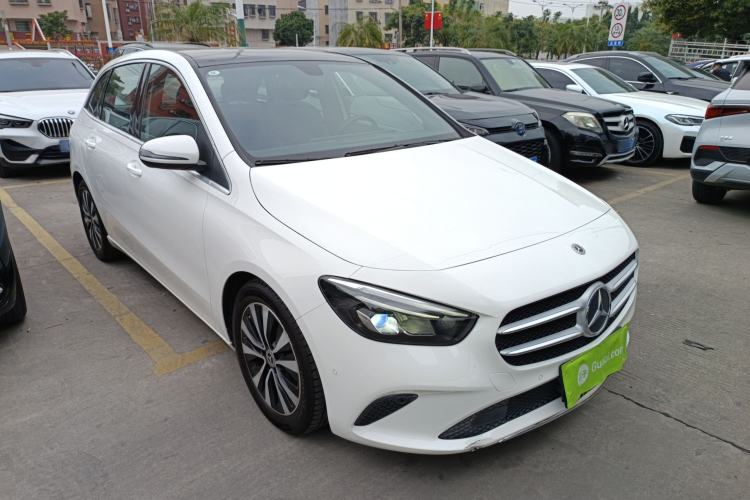 Used Mercedes-Benz B-Class 2021 B 200 Sport Edition Front Right 45 Deg