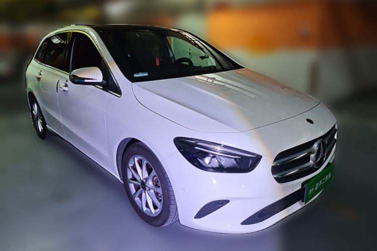 Used Mercedes-Benz B-Class 2021 B 200 Sport Edition Front Right 45 Deg