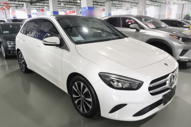 Used Mercedes-Benz B-Class 2021 B 200 Sport Edition Front Right 45 Deg