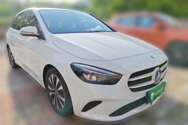 Used Mercedes-Benz B-Class 2021 B 200 Sport Edition Front Right 45 Deg