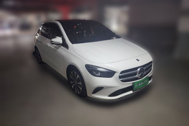 Used Mercedes-Benz B-Class 2021 B 200 Sport Edition Front Right 45 Deg