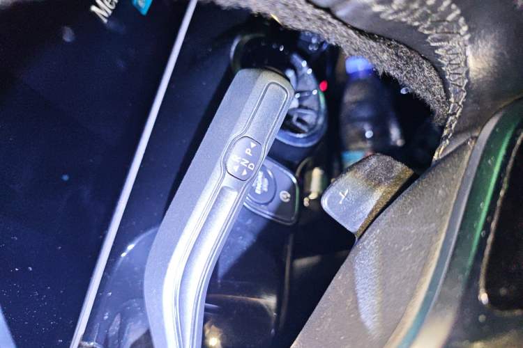 Used Mercedes-Benz B-Class 2021 B 200 Sport Edition Gear Lever