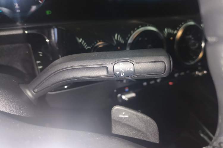 Used Mercedes-Benz B-Class 2021 B 200 Sport Edition Gear Lever