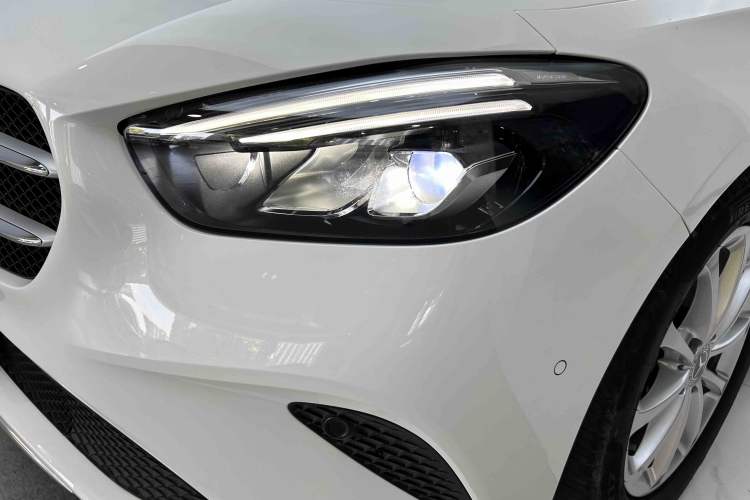Used Mercedes-Benz B-Class 2021 B 200 Fashion Model Left Front Headlight