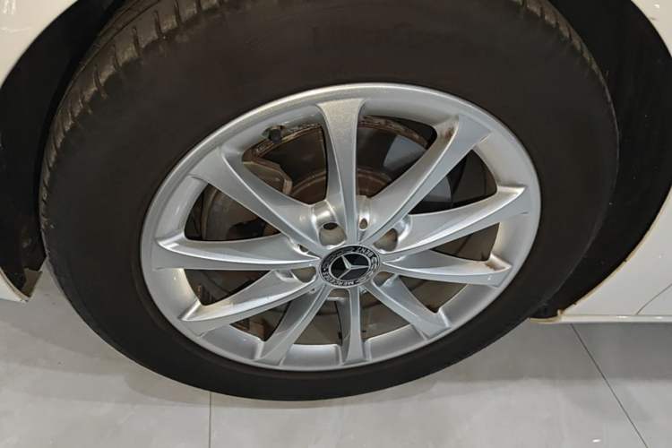 Used Mercedes-Benz B-Class 2021 B 200 Fashion Model Left Front Wheel Hub