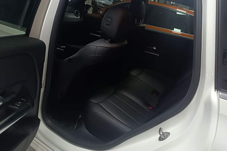 Used Mercedes-Benz B-Class 2021 B 200 Fashion Model Left Rear Seat