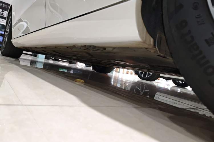 Used Mercedes-Benz B-Class 2021 B 180 Fashion Model Left Side Sill