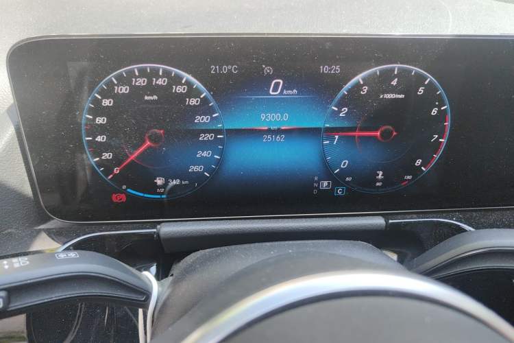 Used Mercedes-Benz B-Class 2021 B 180 Fashion Model Odometer Close Up