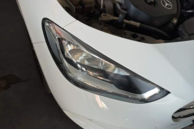 Used Mercedes-Benz B-Class 2021 B 180 Fashion Model Right Front Headlight