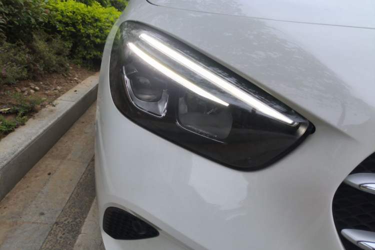 Used Mercedes-Benz B-Class 2021 B 200 Fashion Model Right Front Headlight