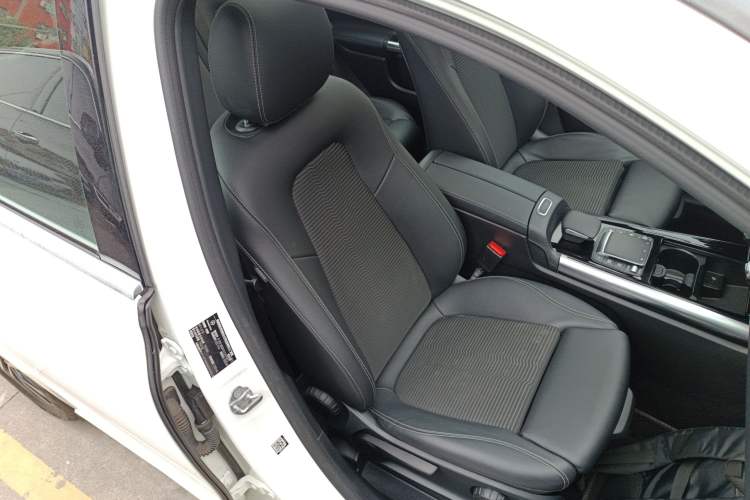 Used Mercedes-Benz B-Class 2021 B 200 Sport Edition Right Front Seat