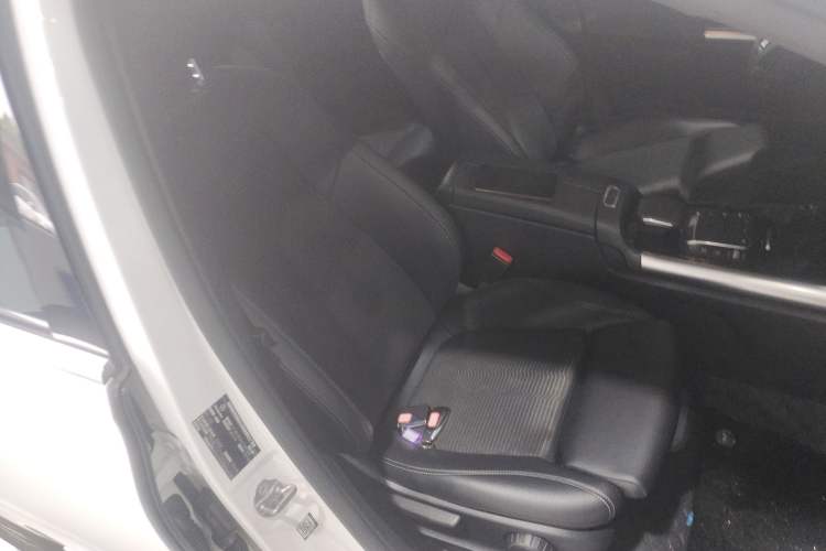 Used Mercedes-Benz B-Class 2021 B 180 Fashion Model Right Front Seat