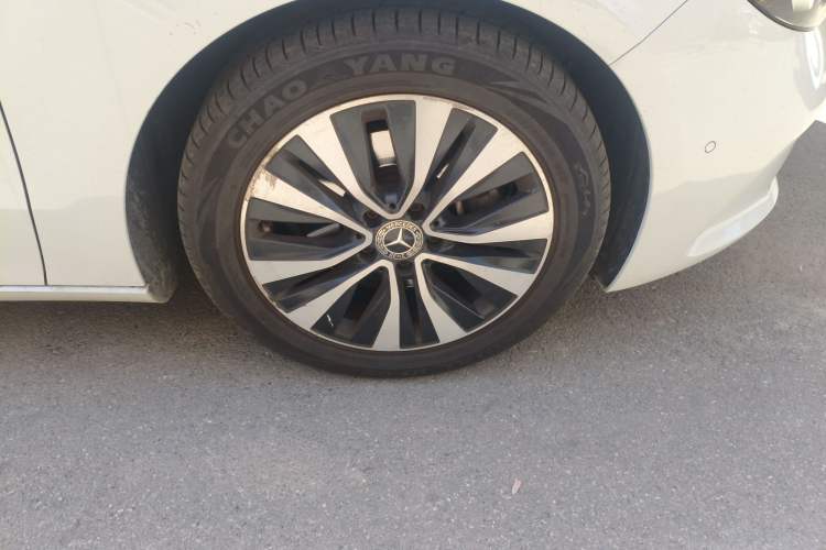 Used Mercedes-Benz B-Class 2021 B 200 Sport Edition Right Front Wheel Hub
