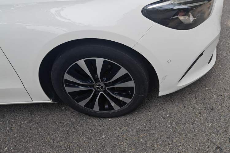 Used Mercedes-Benz B-Class 2021 B 200 Sport Edition Right Front Wheel Hub