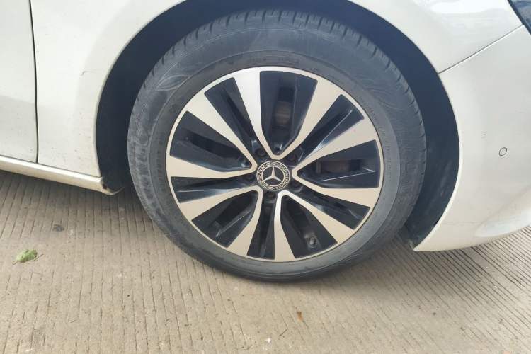 Used Mercedes-Benz B-Class 2021 B 200 Sport Edition Right Front Wheel Hub