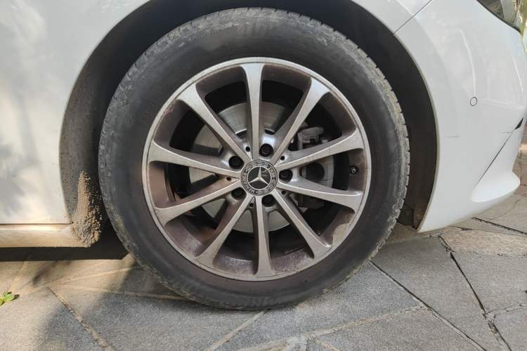 Used Mercedes-Benz B-Class 2021 B 200 Fashion Model Right Front Wheel Hub