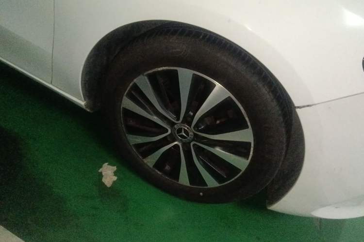 Used Mercedes-Benz B-Class 2021 B 200 Sport Edition Right Front Wheel Hub
