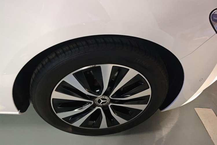 Used Mercedes-Benz B-Class 2021 B 200 Sport Edition Right Front Wheel Hub