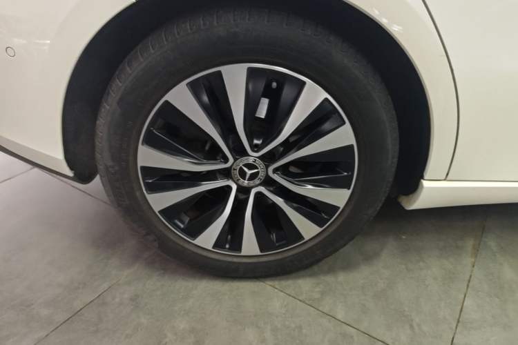 Used Mercedes-Benz B-Class 2021 B 200 Sport Edition Right Rear Wheel Hub