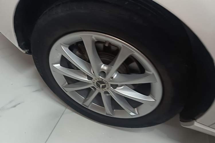 Used Mercedes-Benz B-Class 2021 B 200 Fashion Model Right Rear Wheel Hub