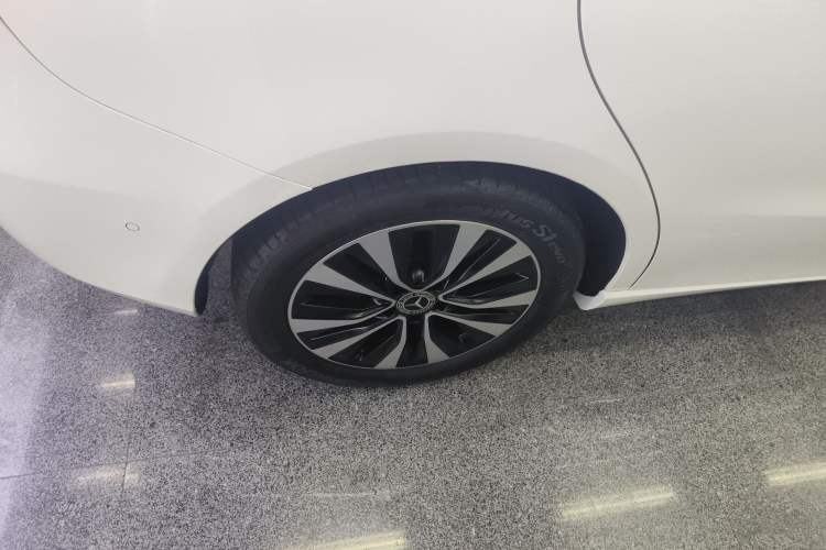 Used Mercedes-Benz B-Class 2021 B 200 Sport Edition Right Rear Wheel Hub