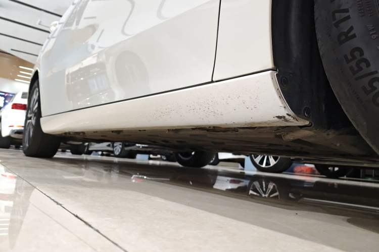 Used Mercedes-Benz B-Class 2021 B 180 Fashion Model Right Side Sill