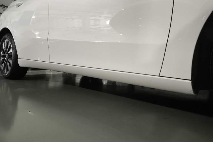 Used Mercedes-Benz B-Class 2021 B 200 Sport Edition Right Side Sill