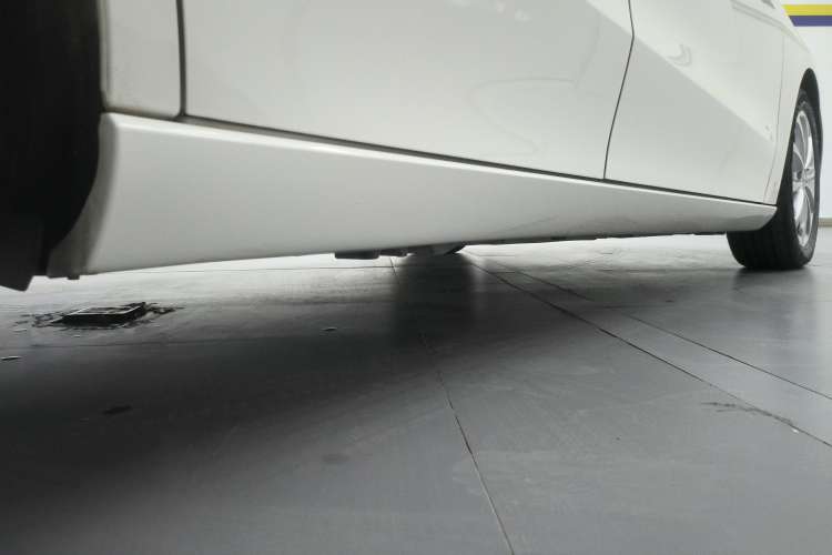 Used Mercedes-Benz B-Class 2021 B 200 Fashion Model Right Side Sill