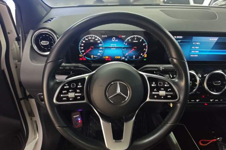 Used Mercedes-Benz B-Class 2021 B 200 Sport Edition Steering Wheel